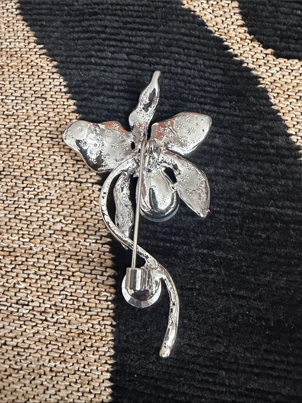 Blue Crystal Flower Brooch Pin - Women Jewelry Vintage Inspired Silvertone New - Picture 5 of 10